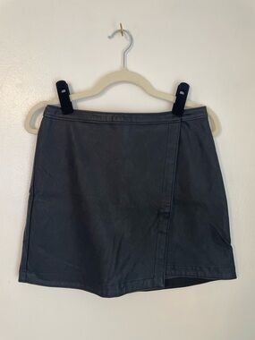 black leather mini skirt wrap style fall size small Abercrombie & Fitch